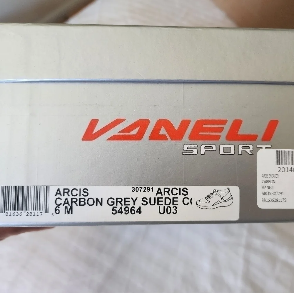 Vaneli Sport Arcis Sneaker in Carbon Gray Suede Size 6 New In Box